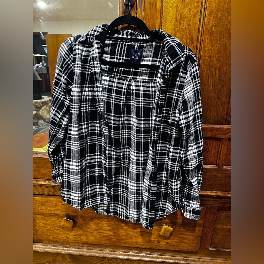 Gap black and white flannel